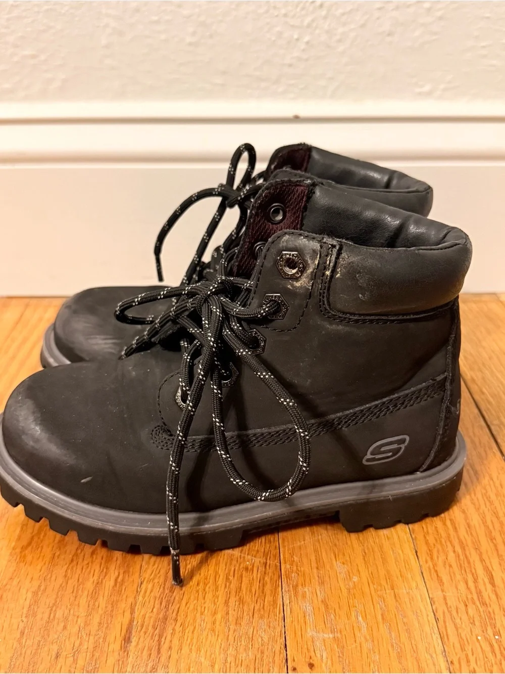 Skechers Kids Black Lace-Up Hiking Boots Size 13